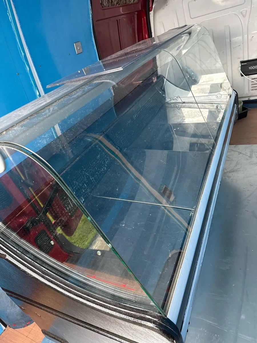 Display fridge - Image 1