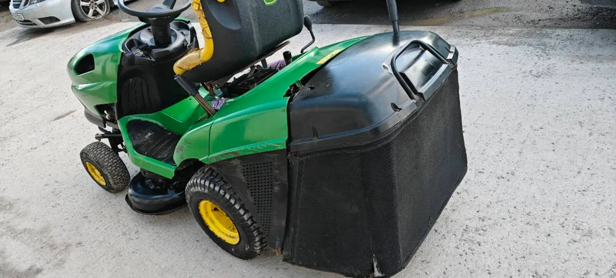 John deere ride on mower - Image 3