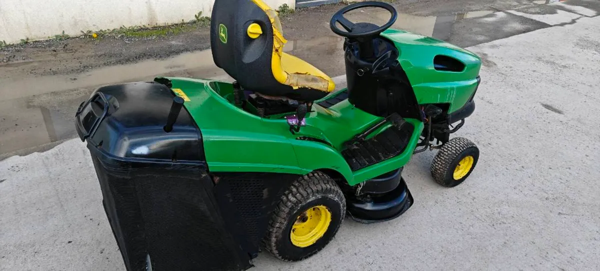 John deere ride on mower - Image 4