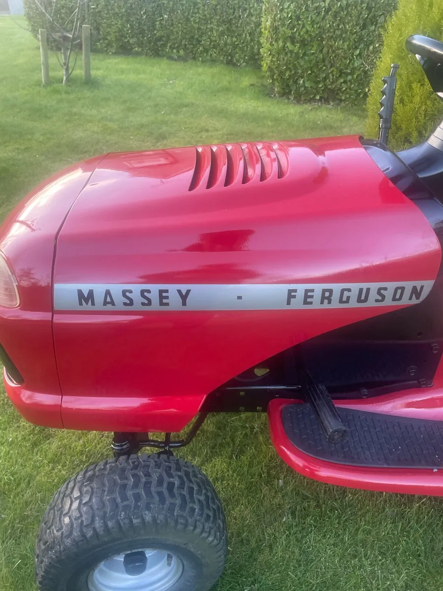 Massey Garden tractor - Image 4