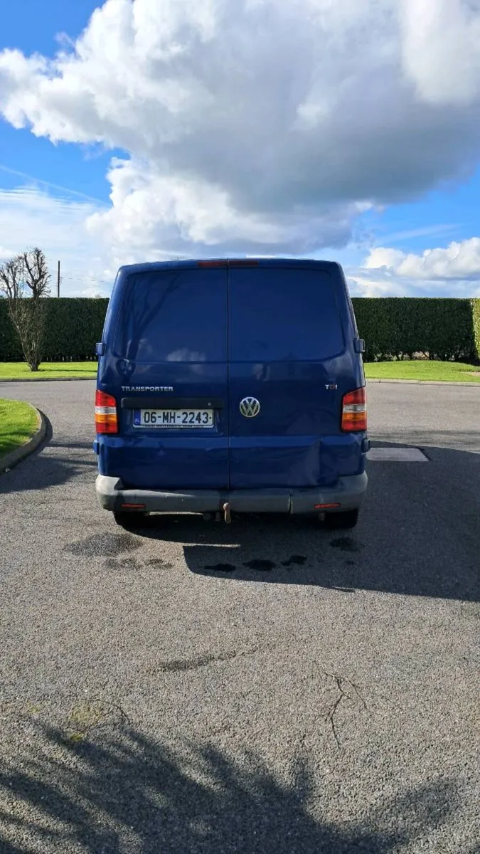 Volkswagen Transporter - Image 3