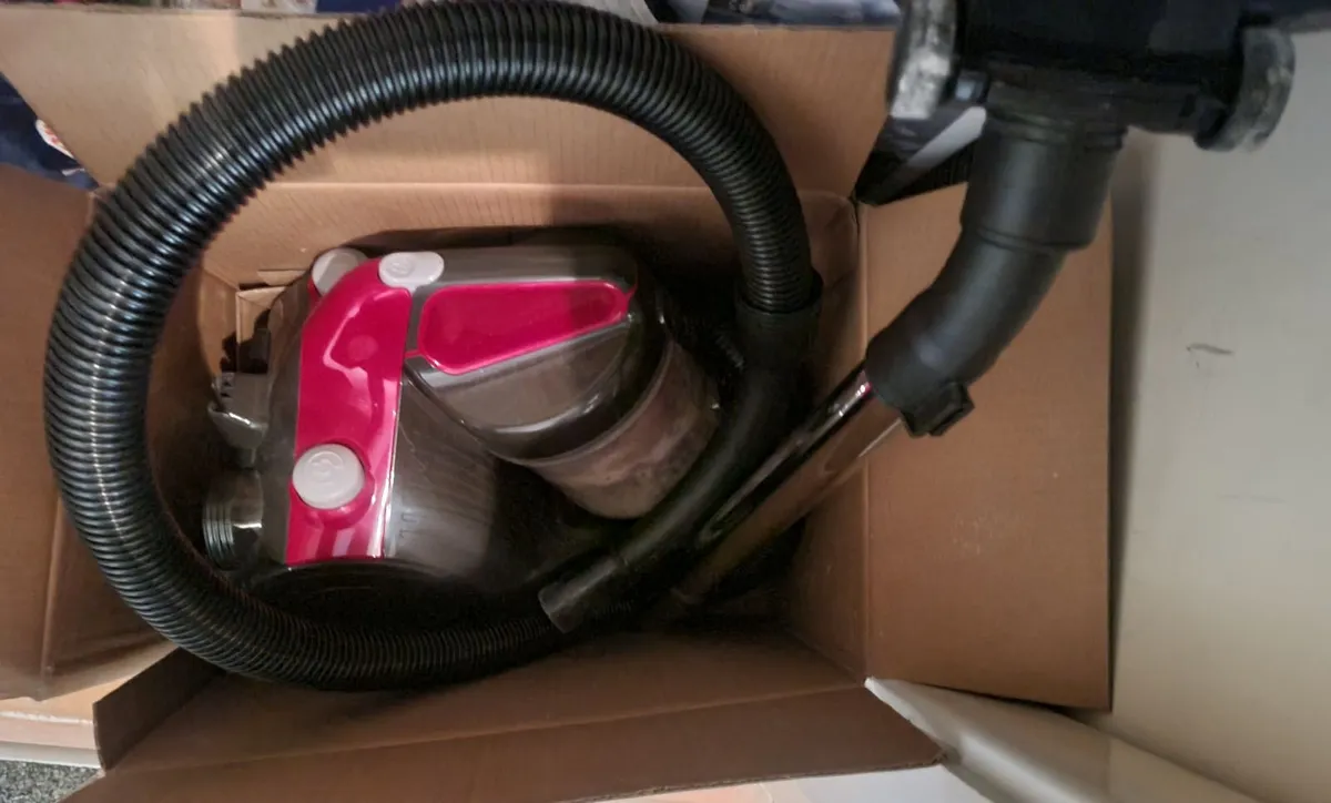 Vacum cleaner - Image 1