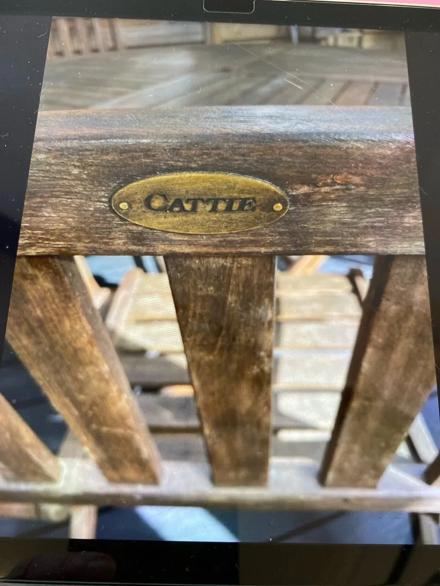 Solid wood patio table and four chairs - Image 4