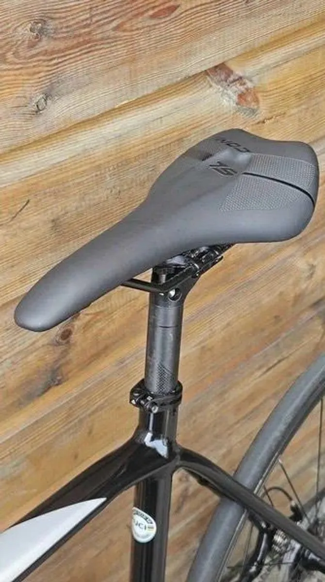 Second Hand Merida Scultura 400d Hydraulic Disc 105 Road Bike Black Xlarge 58cm - Image 4