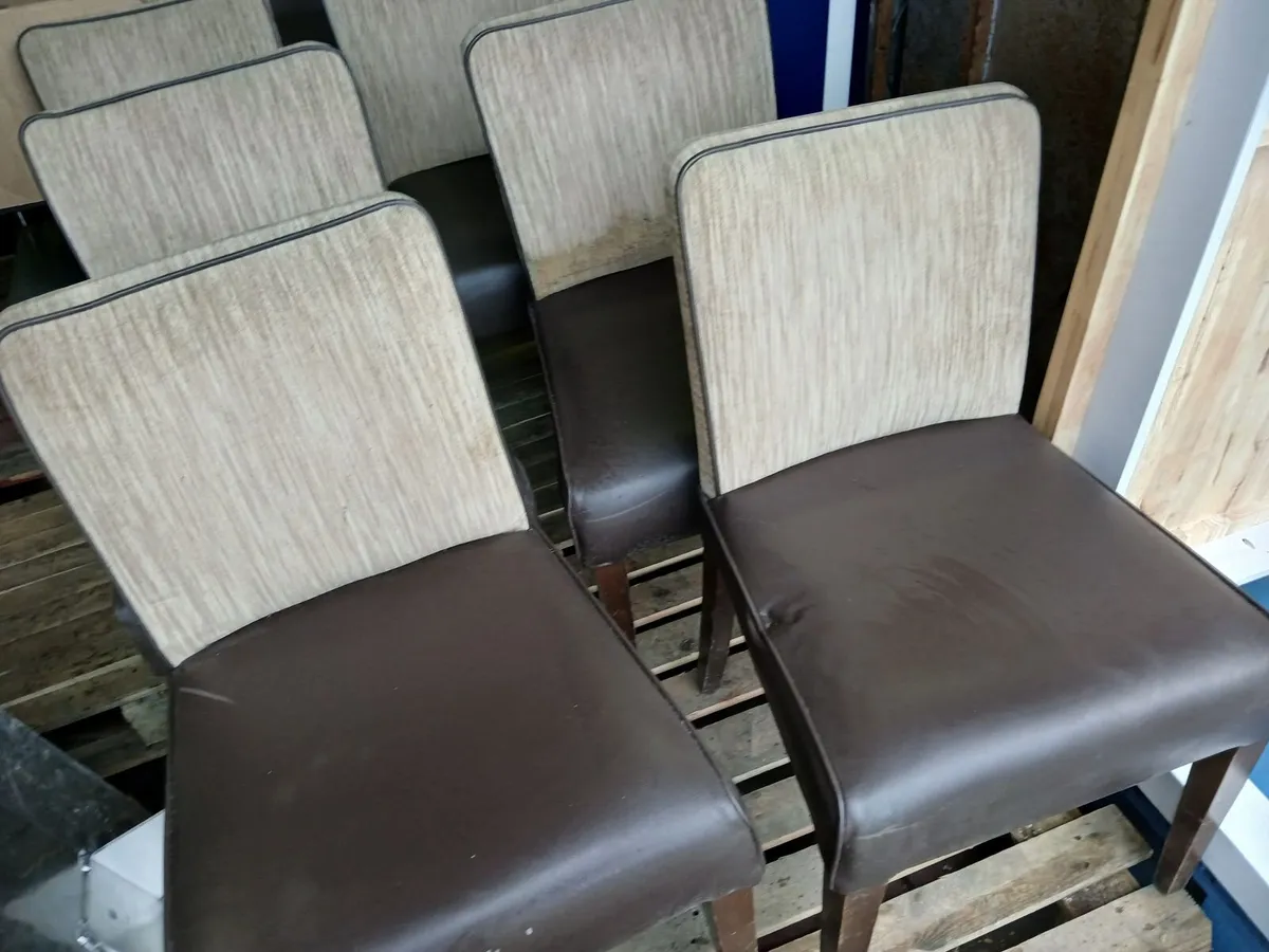 Chairs 💺 💺 💺 💺 💺..... lot of (5) delivered - Image 1