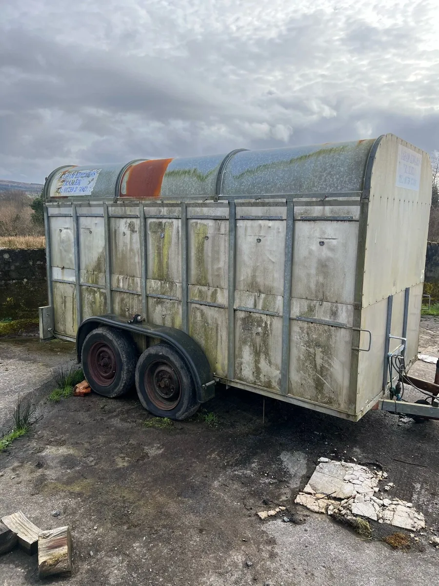 Graham Edward’s livestock trailer needs work - Image 2