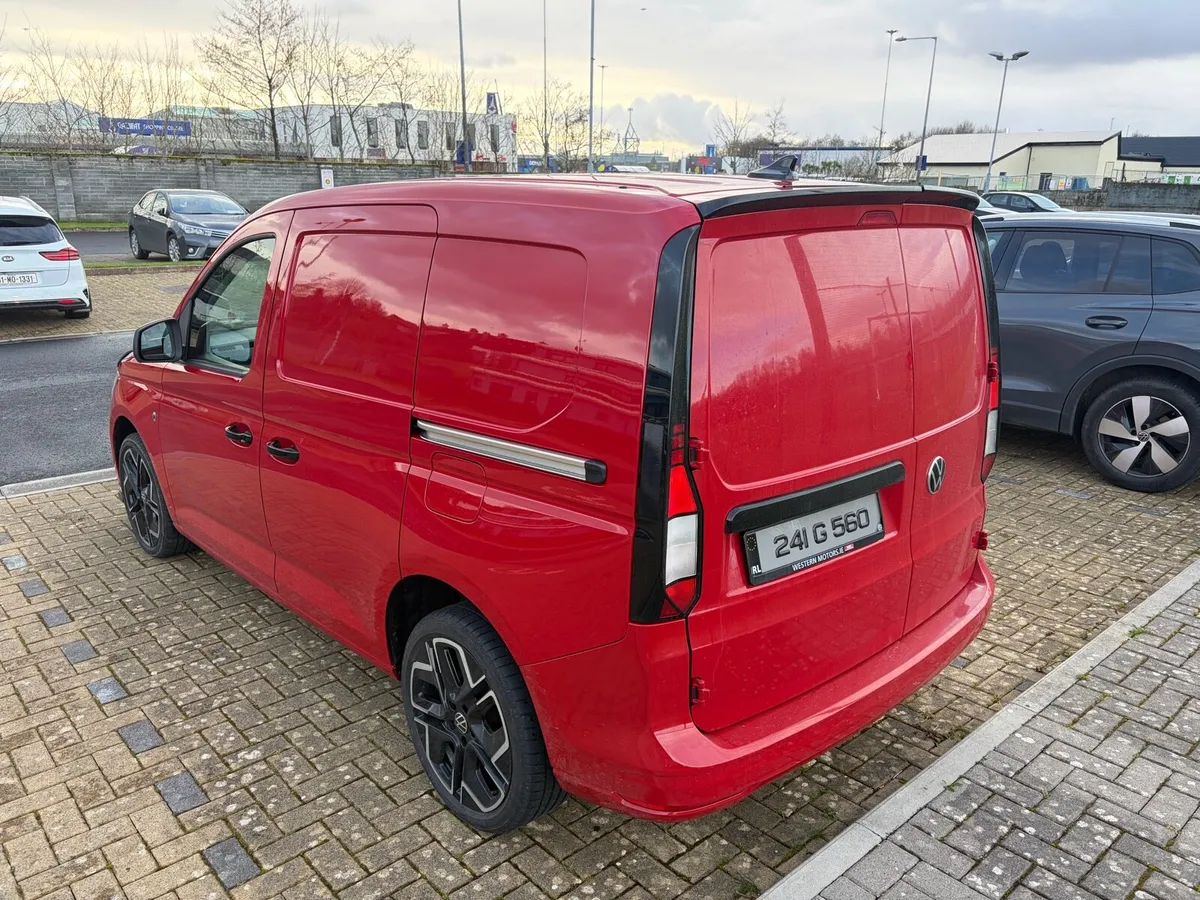 241 CADDY TOP SPEC €21950 - Image 4