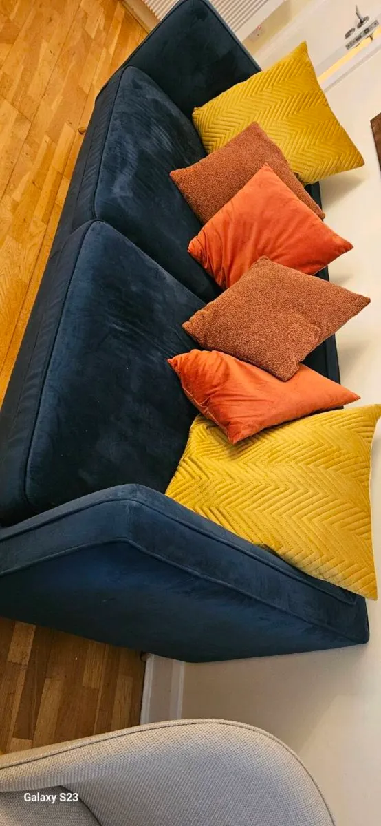 3 Seater Chesterfield Couch Blue - Image 1