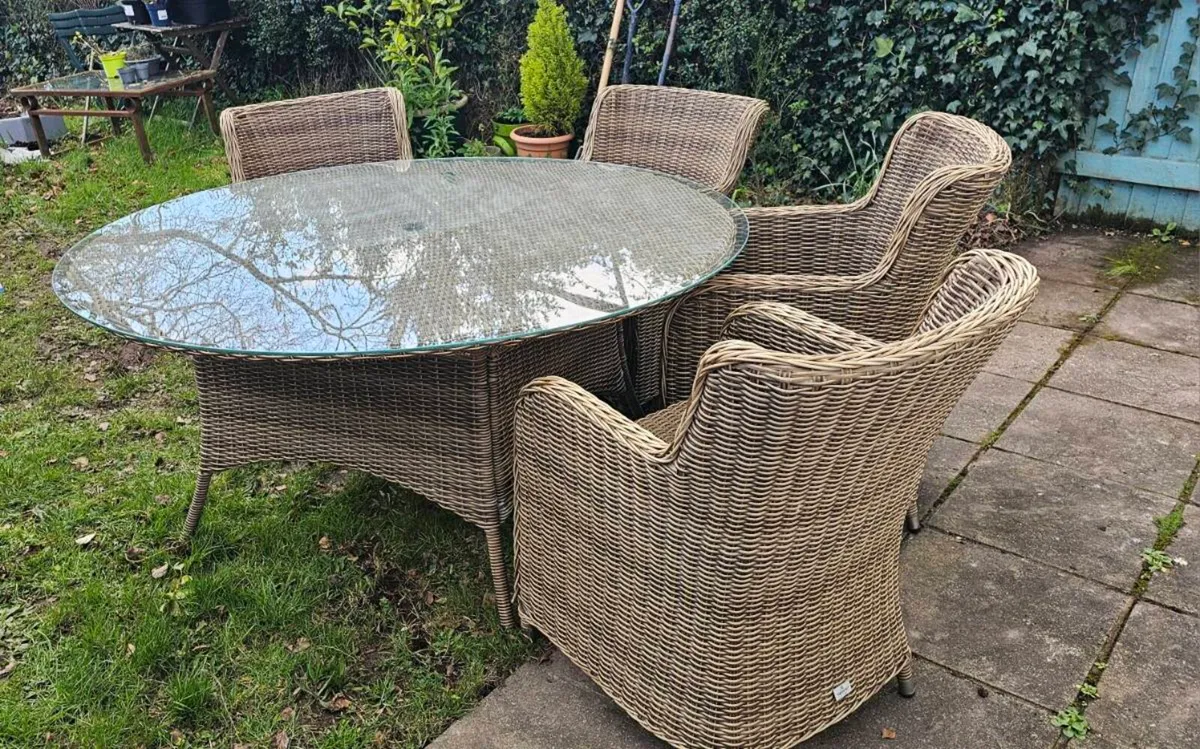 Garden table and chairs - Image 4