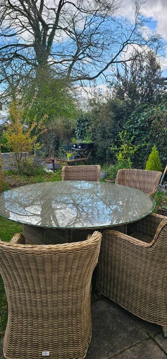 Garden table and chairs - Image 1