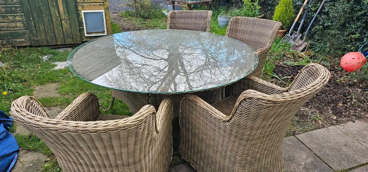 Garden table and chairs - Image 2