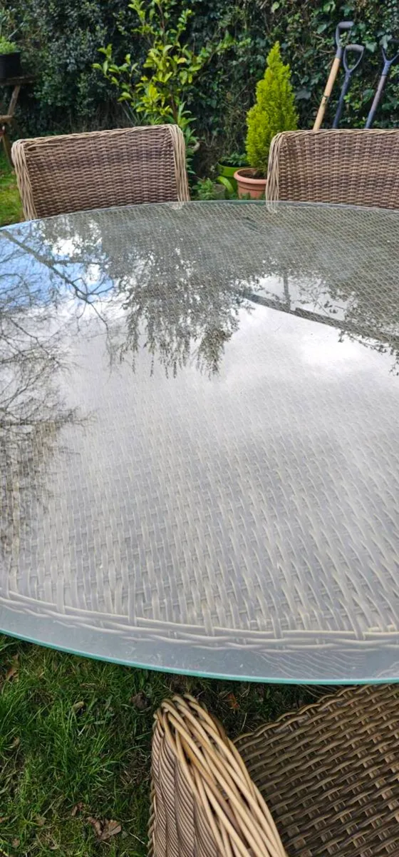Garden table and chairs - Image 3