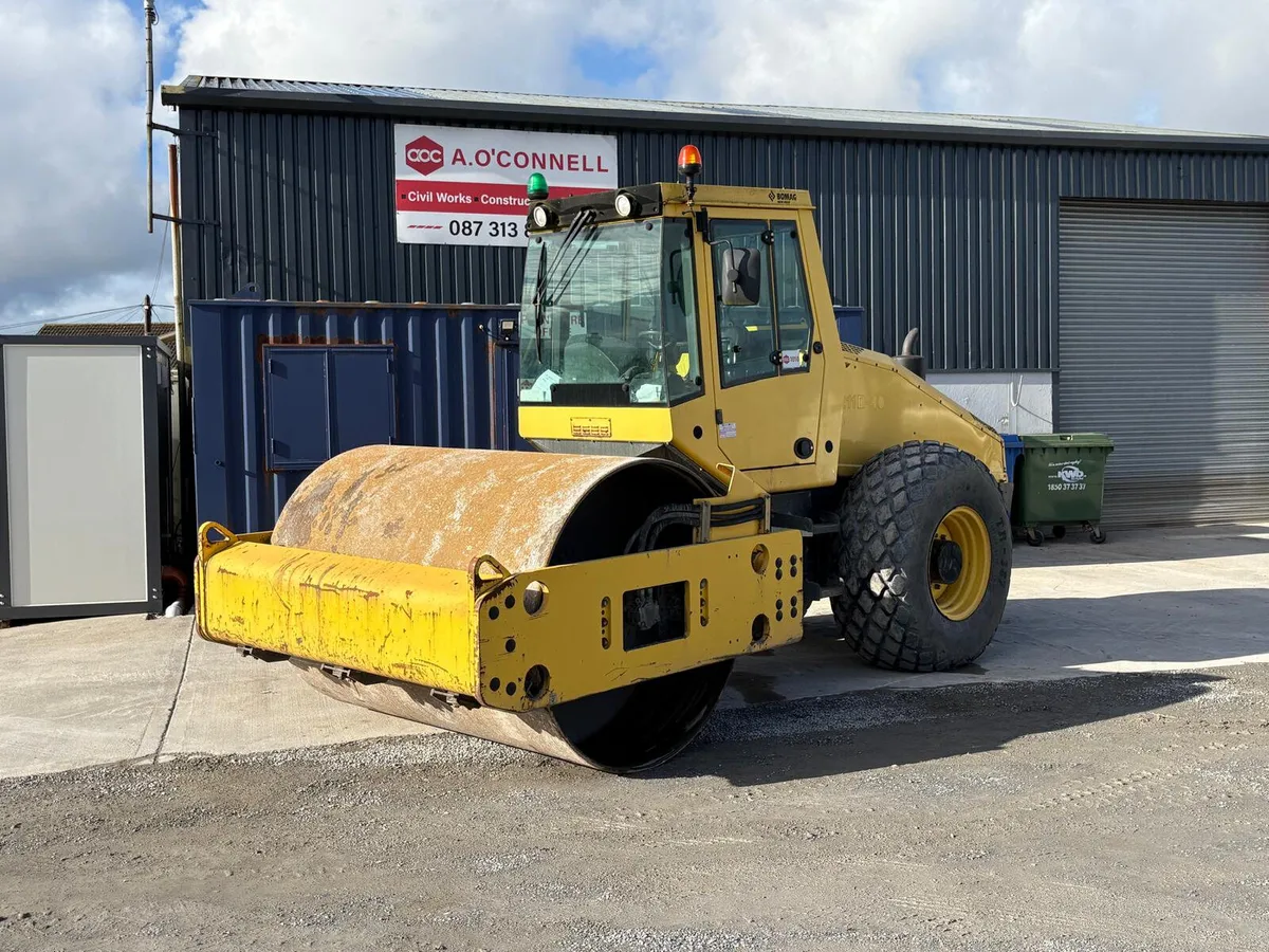 Bomag BW211D-40 #1010 - Image 1