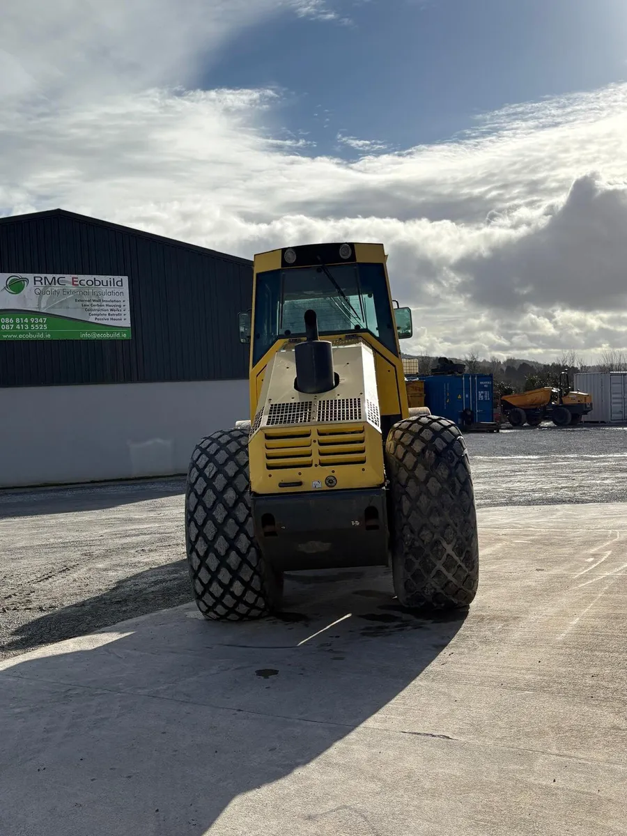 Bomag BW211D-40 #1010 - Image 4
