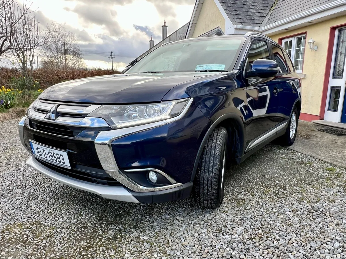 Outlander 4 Wheel drive  Pajero L200 - Image 2