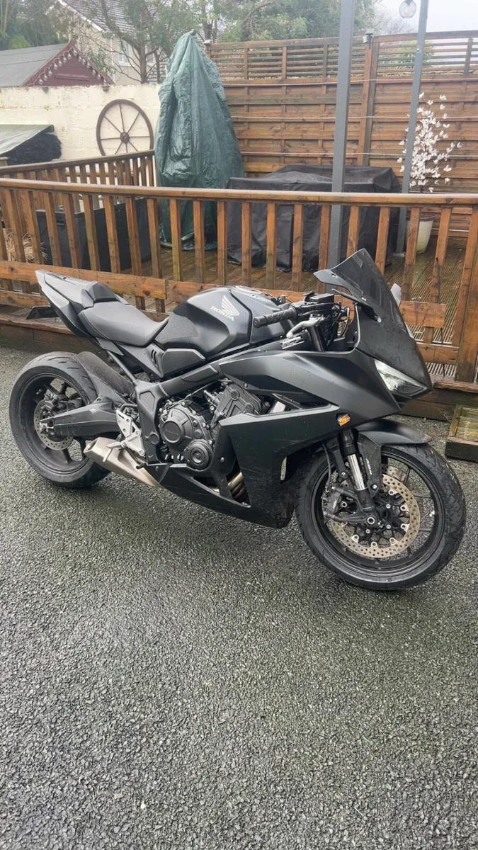 Honda cbr 650r - Image 1