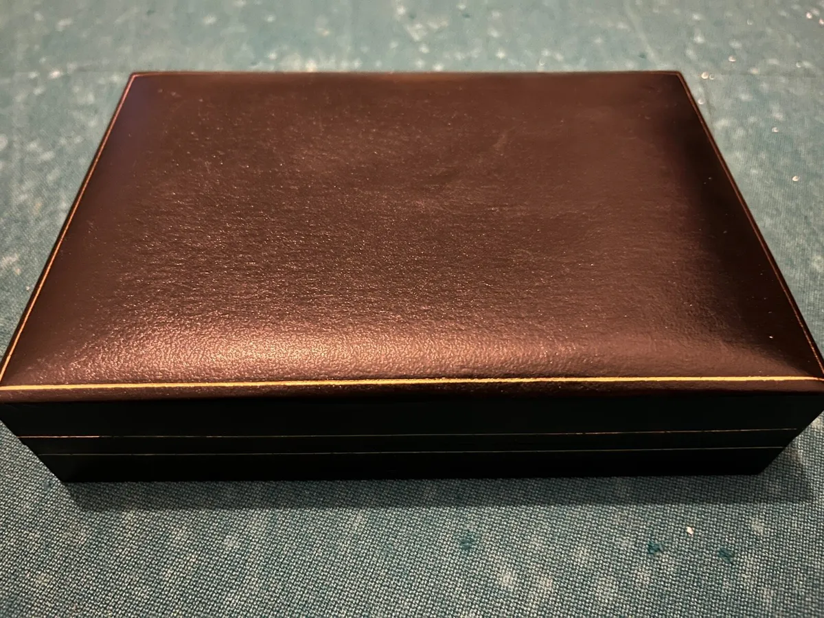 limited-edition commemorative pin collection - Image 3