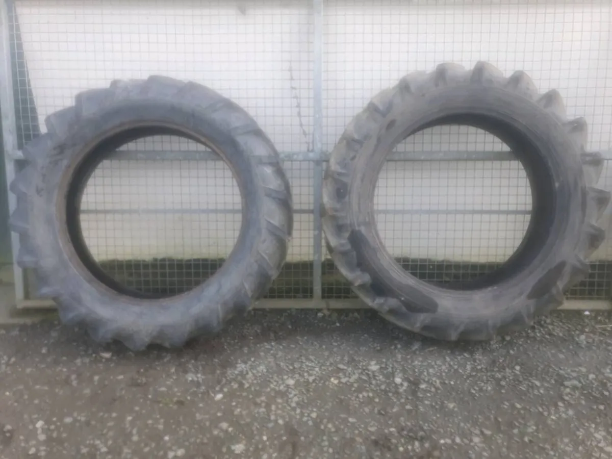 Tractor tyres - Image 1