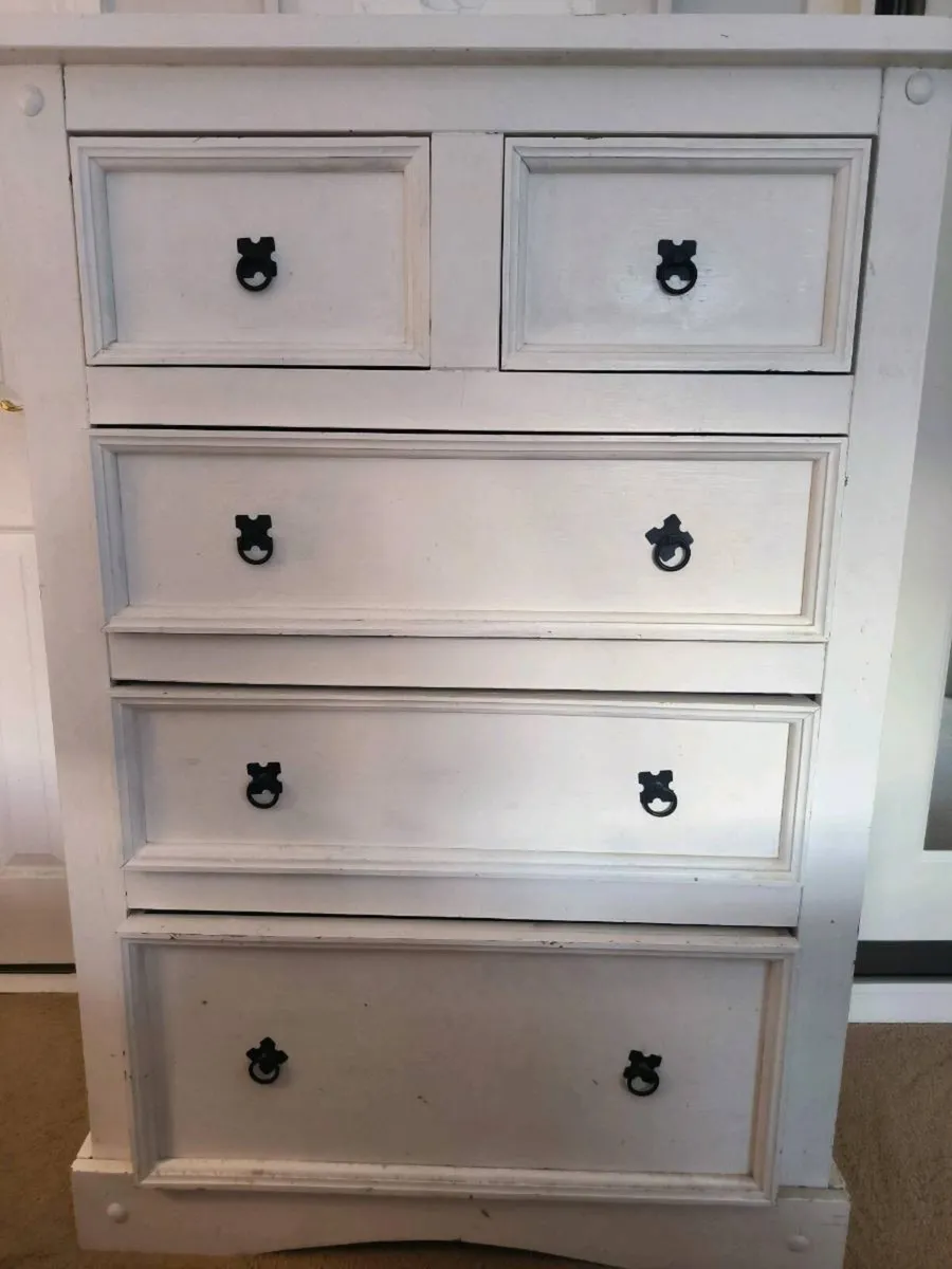 Free - Chest of drawers - Image 1
