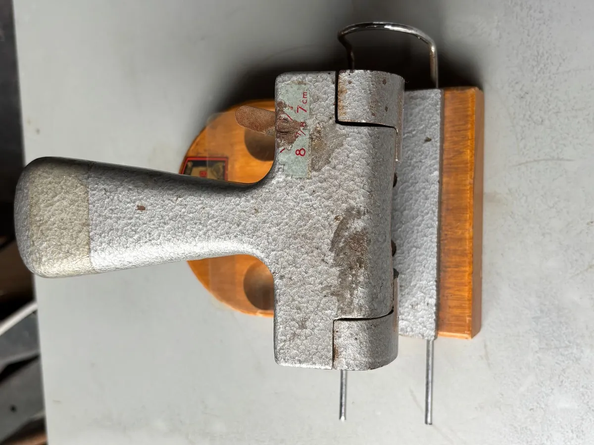 Paper Punch - OLD - Image 1