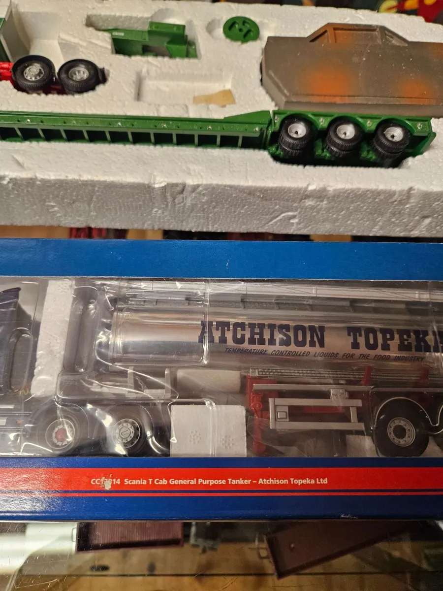 Corgi Scania T Cab Tractor Unit and Tanker Trailer - Image 3