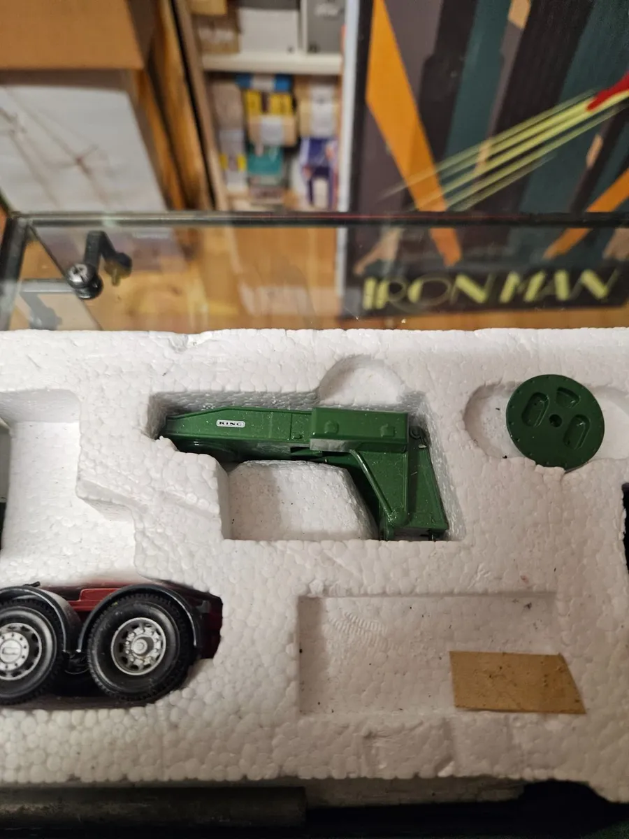 Corgi ERF Tractor Unit and King Trailer with Load - Image 3