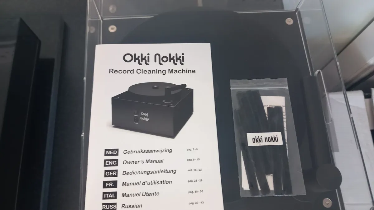 Rega P3 Turntable, Vinyl Cleaner and Phono Preamp - Image 3