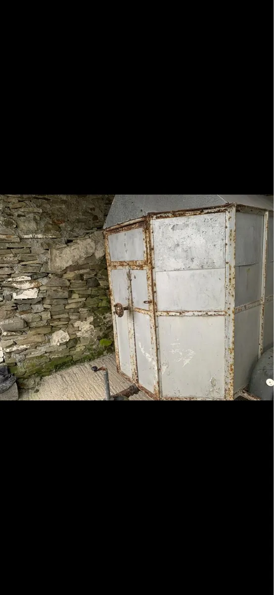 8x5 Cattle box - Image 1