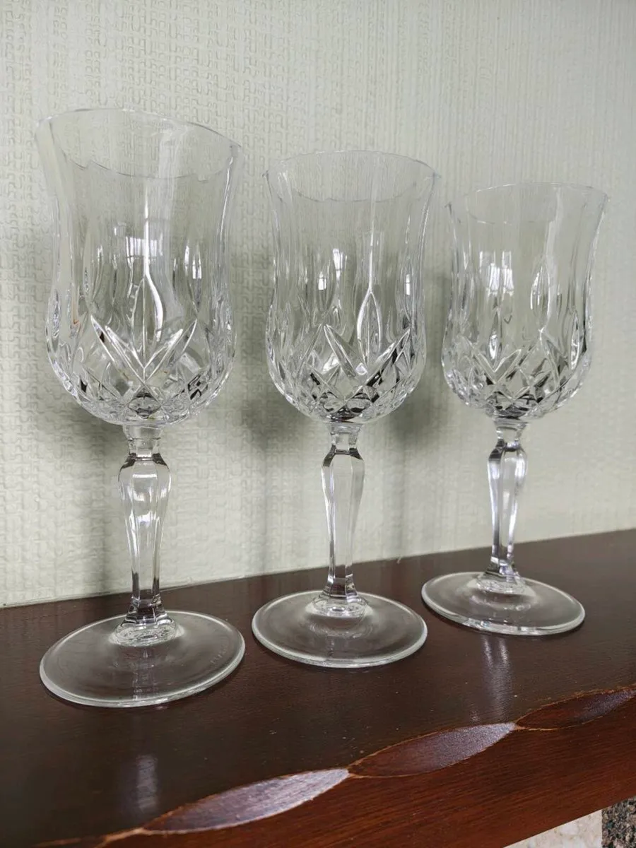 3 Killarney Crystal Wine Glasses – Classic Cut - Image 4