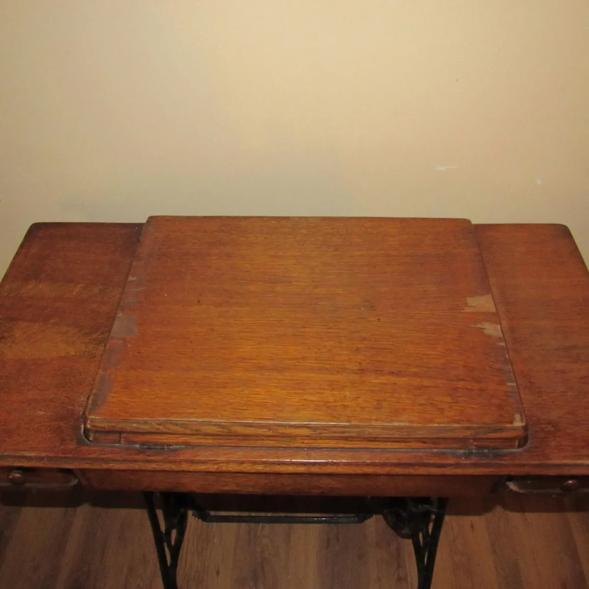 Vintage Singer Treadle Table – Cast Iron Base - Image 4