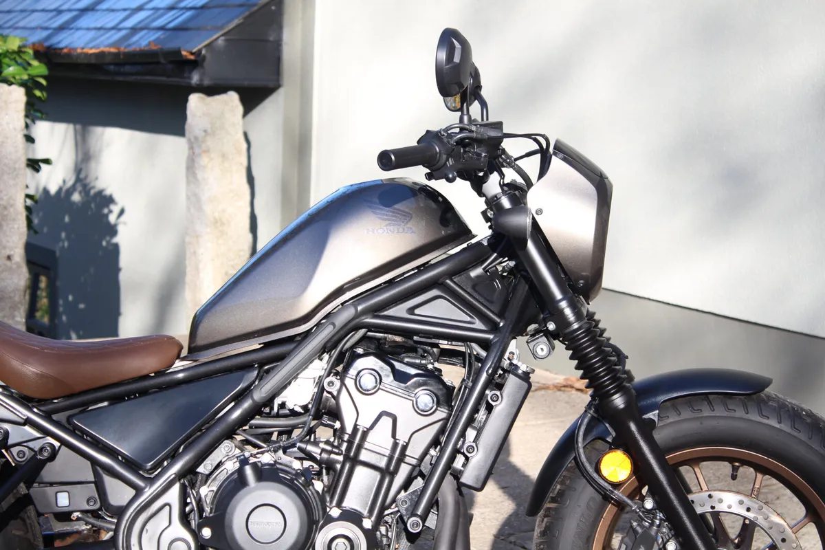 2023 Honda CMX500 Rebel with only 95 KMs - Image 3