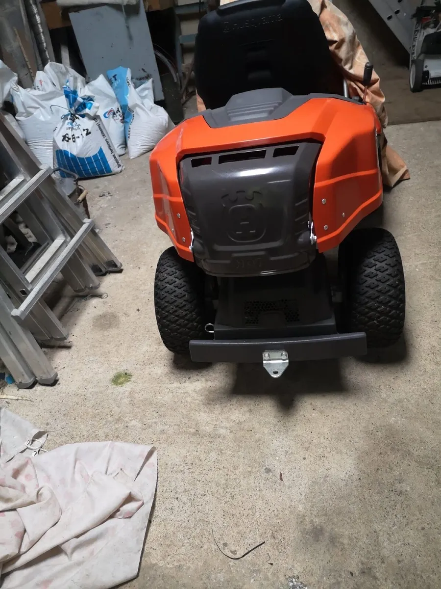 Tractor lawnmower - Image 2