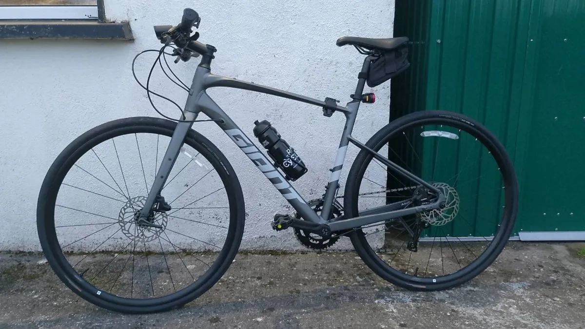 Giant FastRoad 2 Bicycle New - Image 4