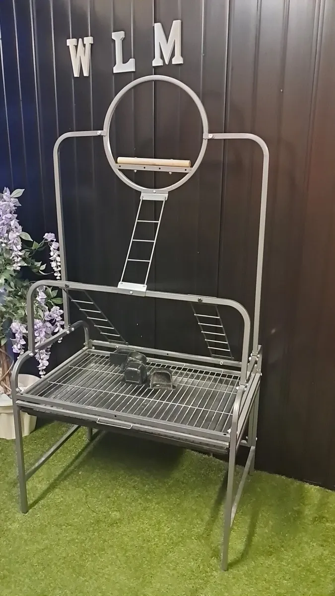 Parrot stand - Image 1