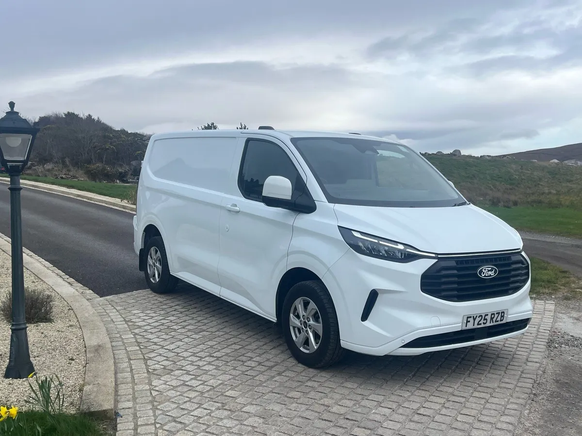 2025 ford transit custom 280 limited - Image 1