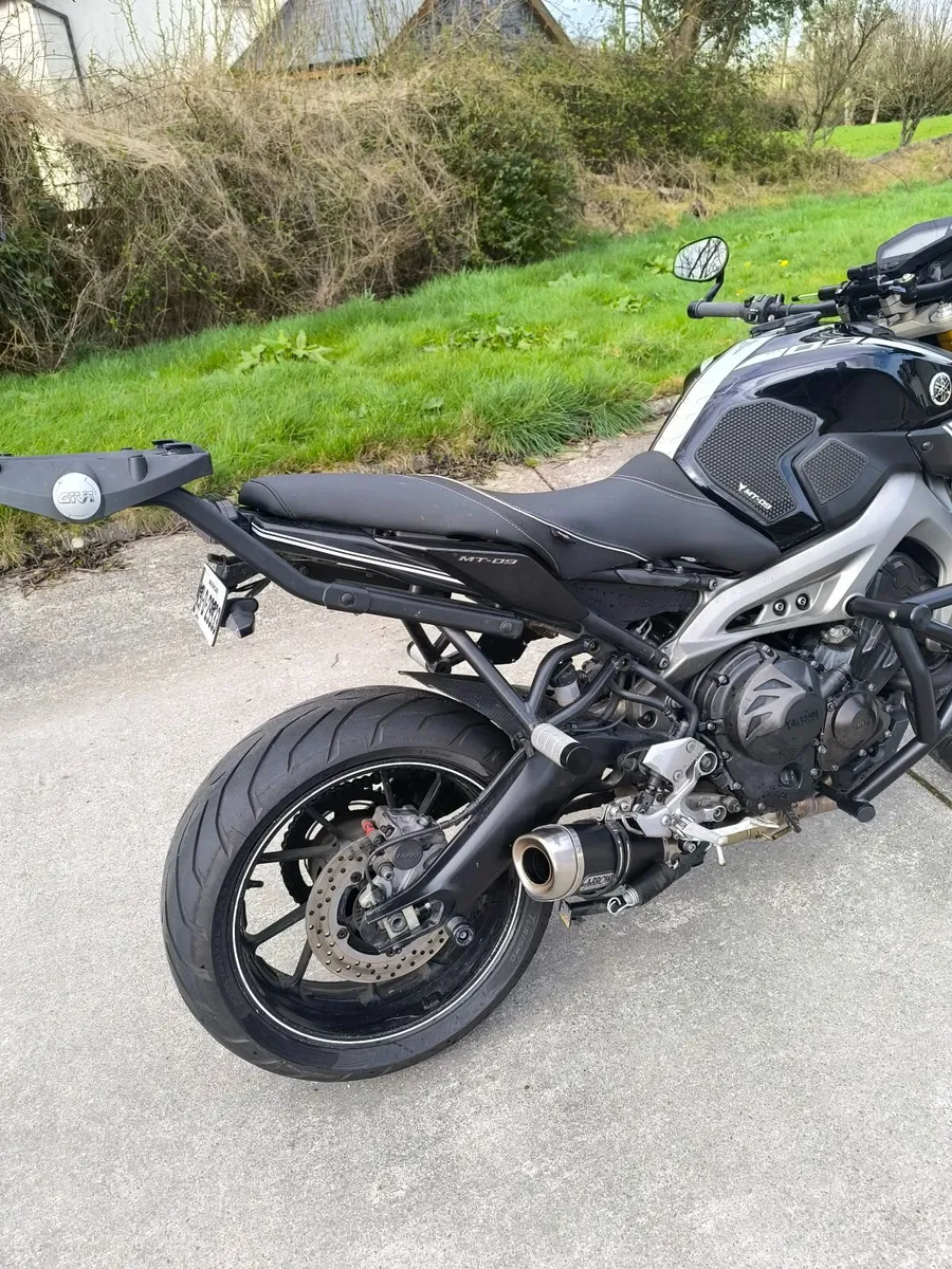 YAMAHA  Mt 09 - Image 4