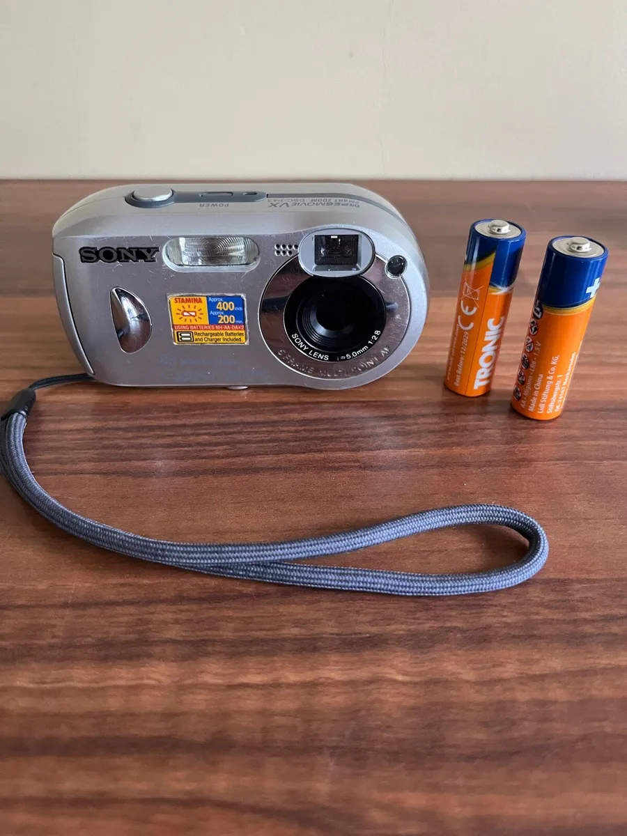 Sony Cyber- shot 4.1 mega pixel Camera - Image 1