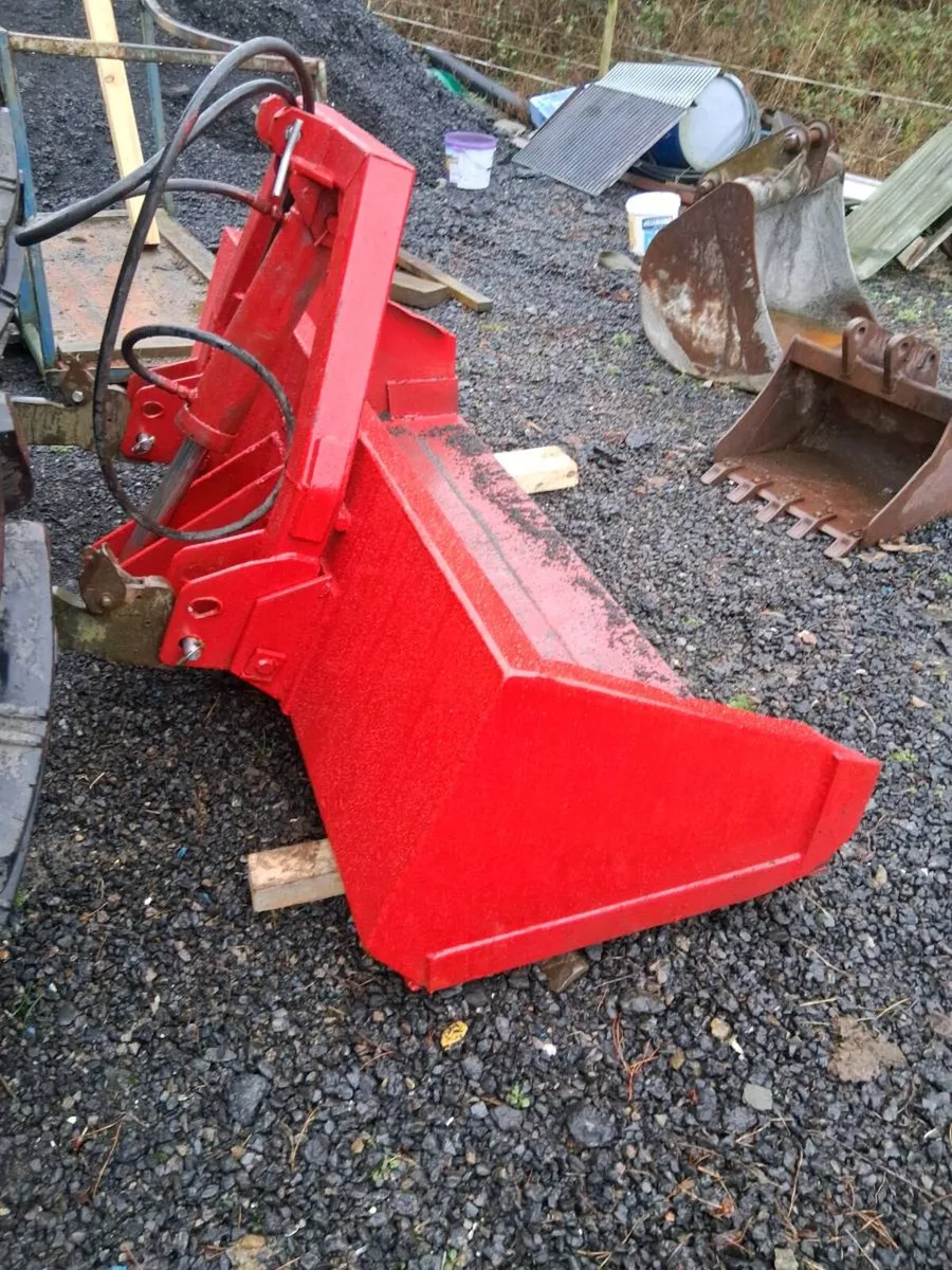 Tipping  trailer 11ft by 6.6ft - Image 4