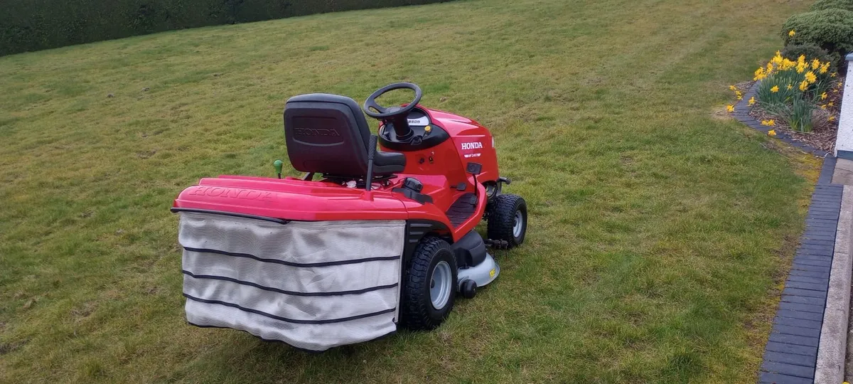 HONDA 2417 RIDE ON LAWNMOWER - Image 3