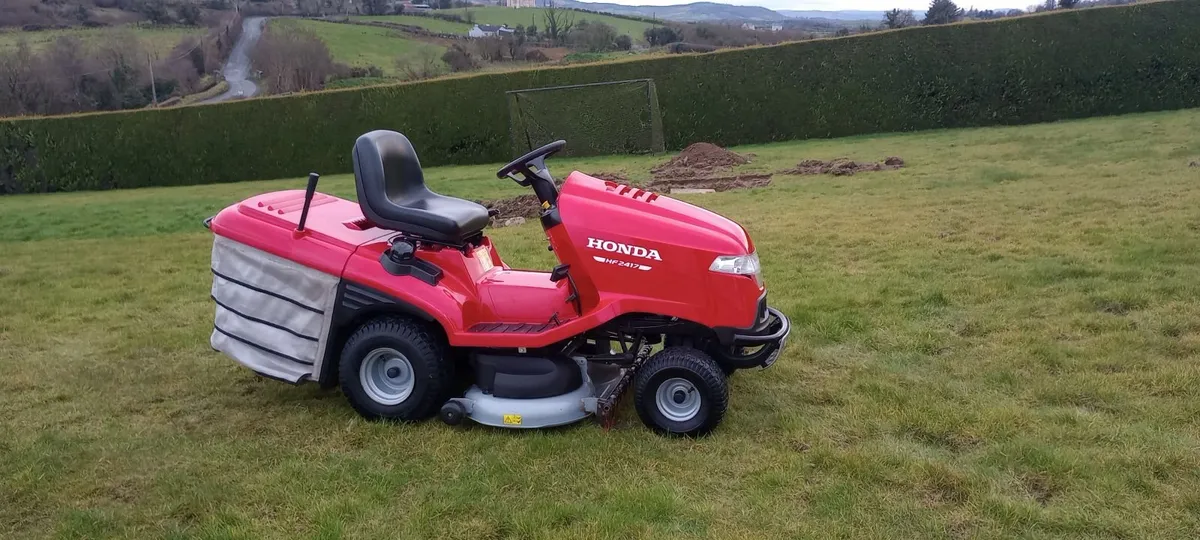 HONDA 2417 RIDE ON LAWNMOWER - Image 1