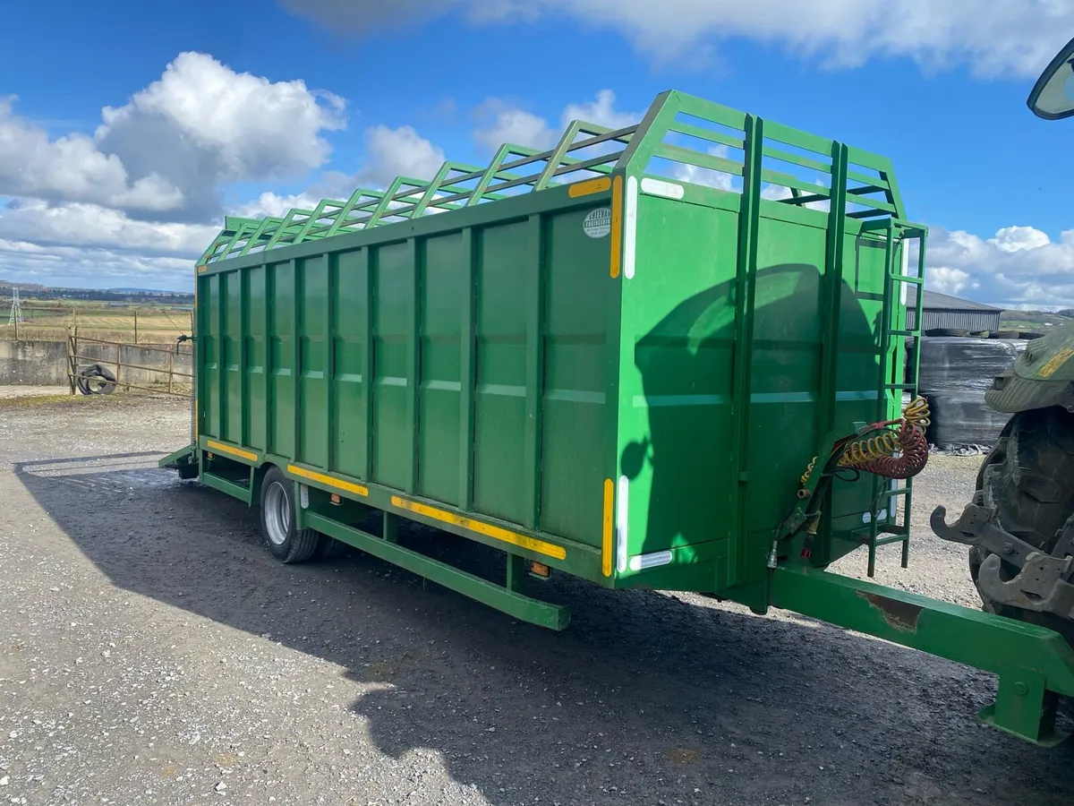 18ft cattle trailer - Image 1