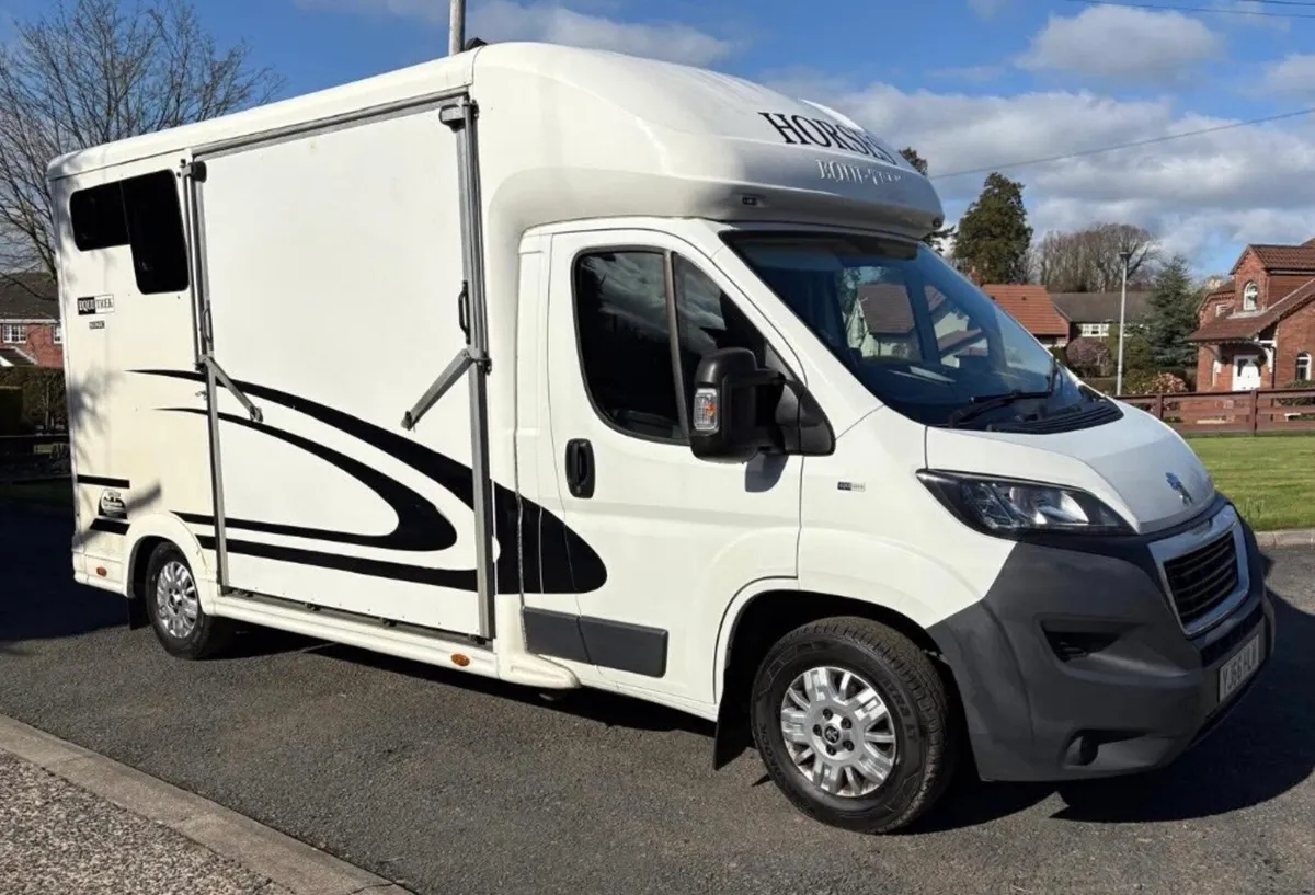 Stunning Citroen Relay 2017 Equitrek 2 Horsebox - Image 1