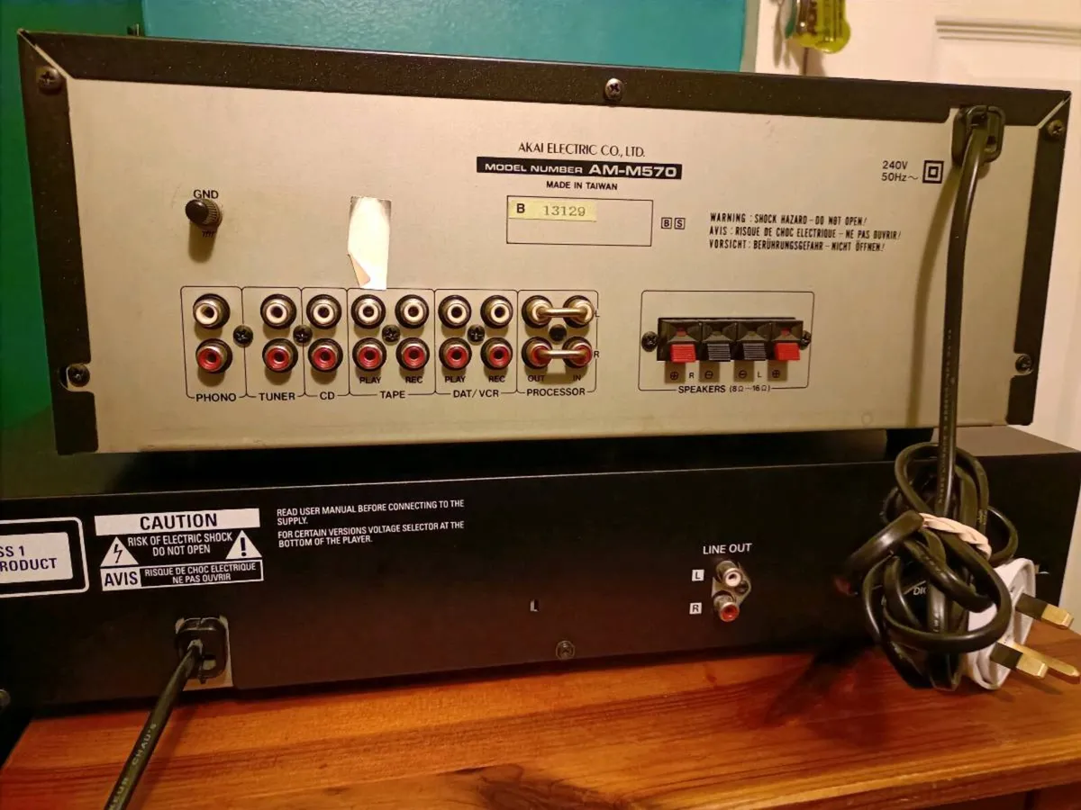 AKAI AMPLIFIER+PHILIPS CD PLAYER - Image 3