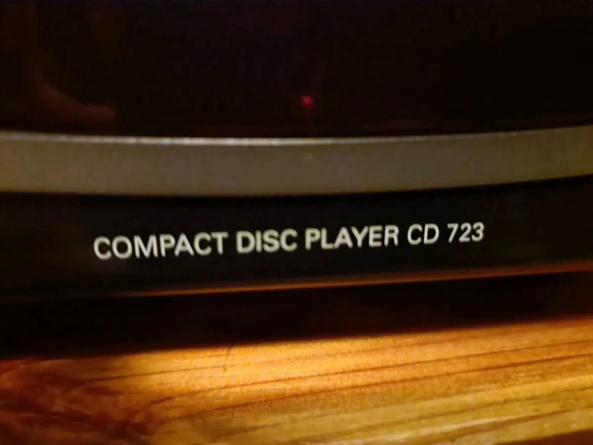 AKAI AMPLIFIER+PHILIPS CD PLAYER - Image 4