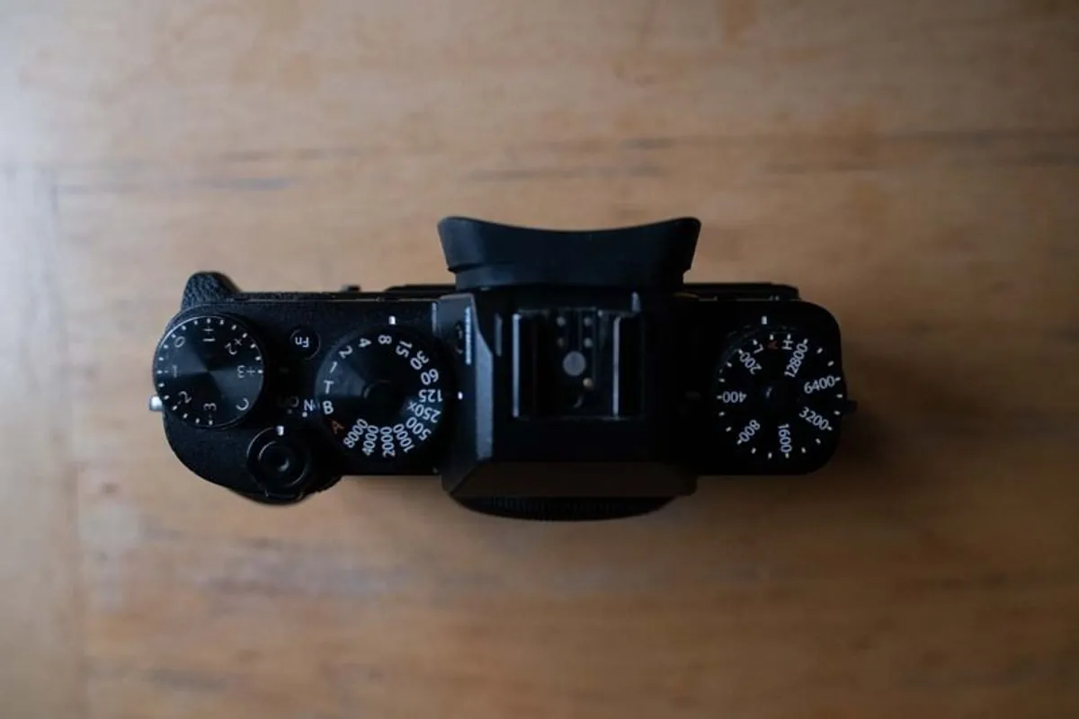 Fuji X-T2 plus accessories and SD cards - Image 2