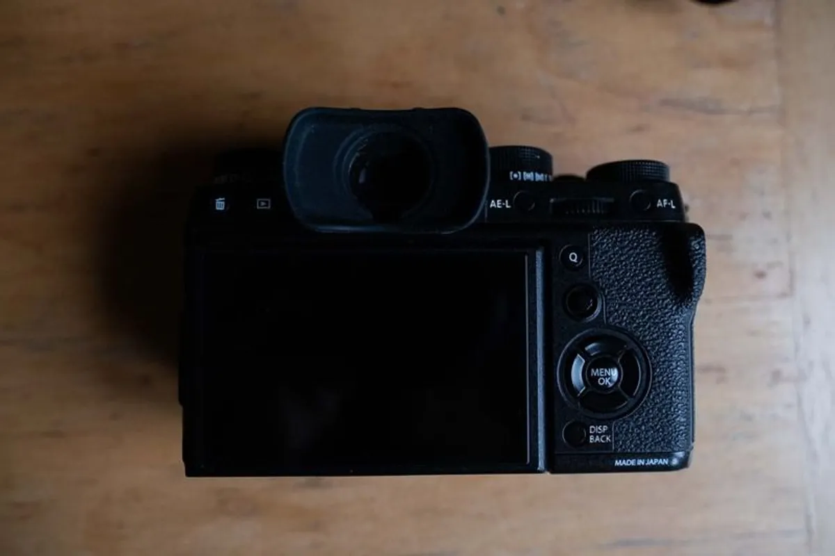 Fuji X-T2 plus accessories and SD cards - Image 3