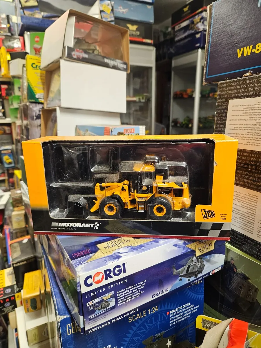 Corgi Motorart JCB Loader 1.50 - Image 1