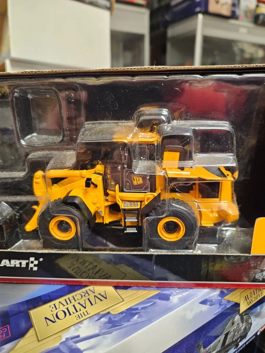 Corgi Motorart JCB Loader 1.50 - Image 3