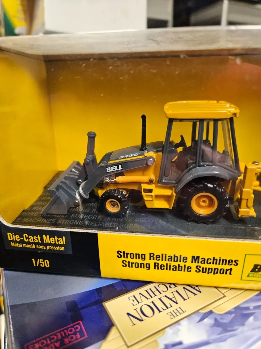 Corgi ERTL Bell Blackhoe Loader 1.50 - Image 3