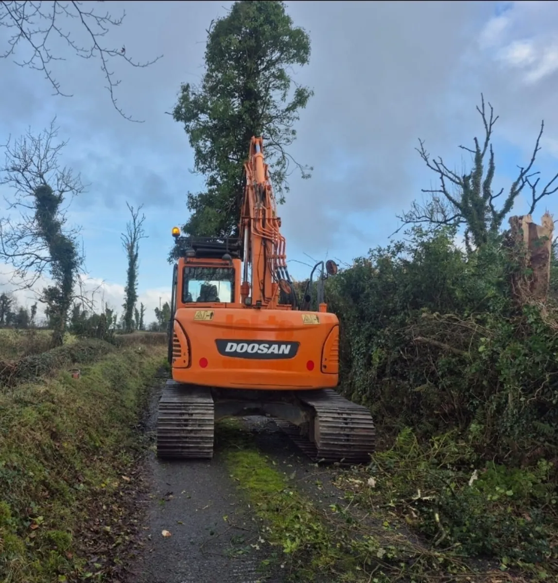 2014 Doosan DX140LCR-3 - Image 1